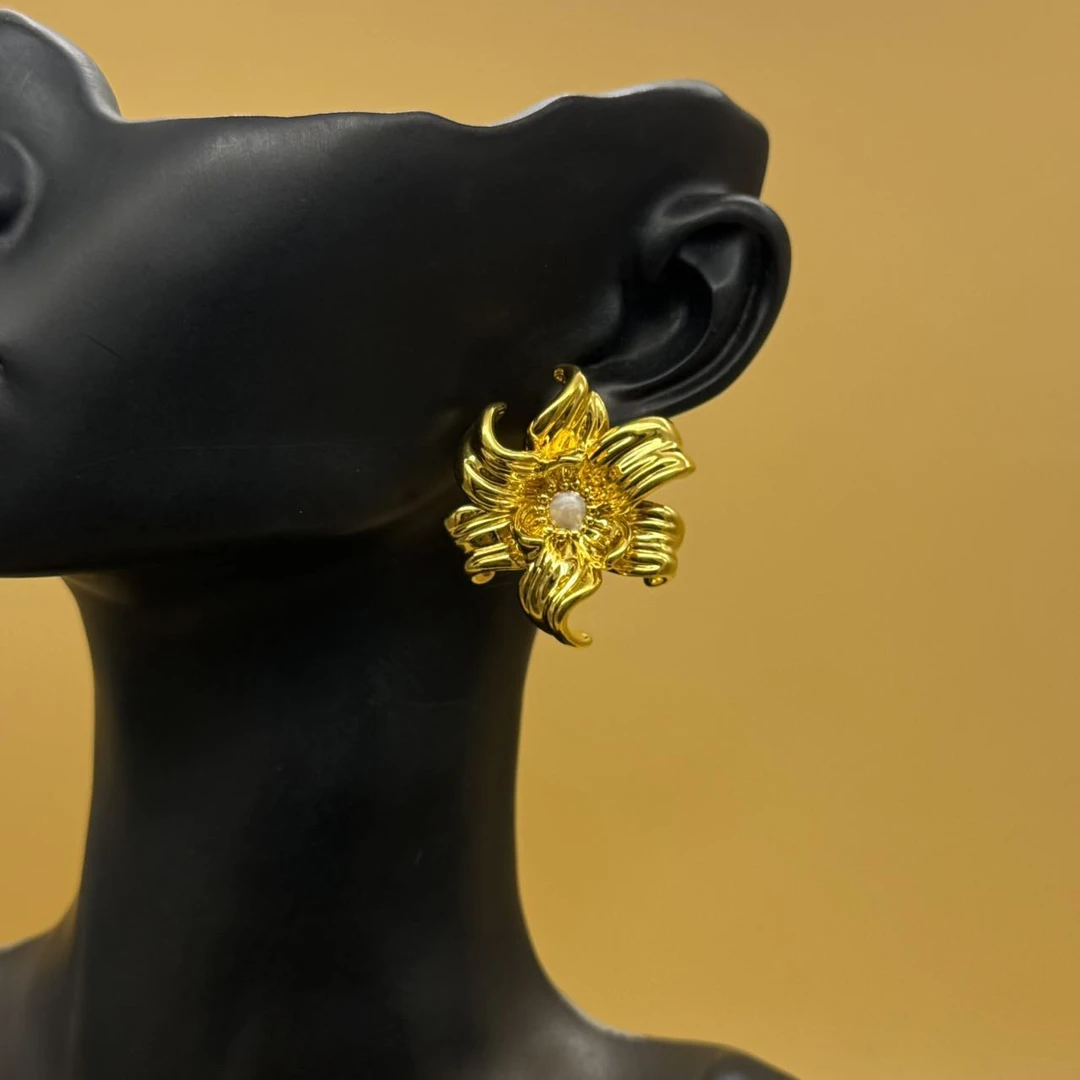 A播 8.72g足金999耳饰e小众 婚庆 礼物 黄金