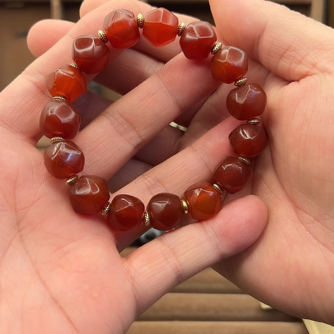 逍***少玛瑙/玉髓未镶嵌颈饰