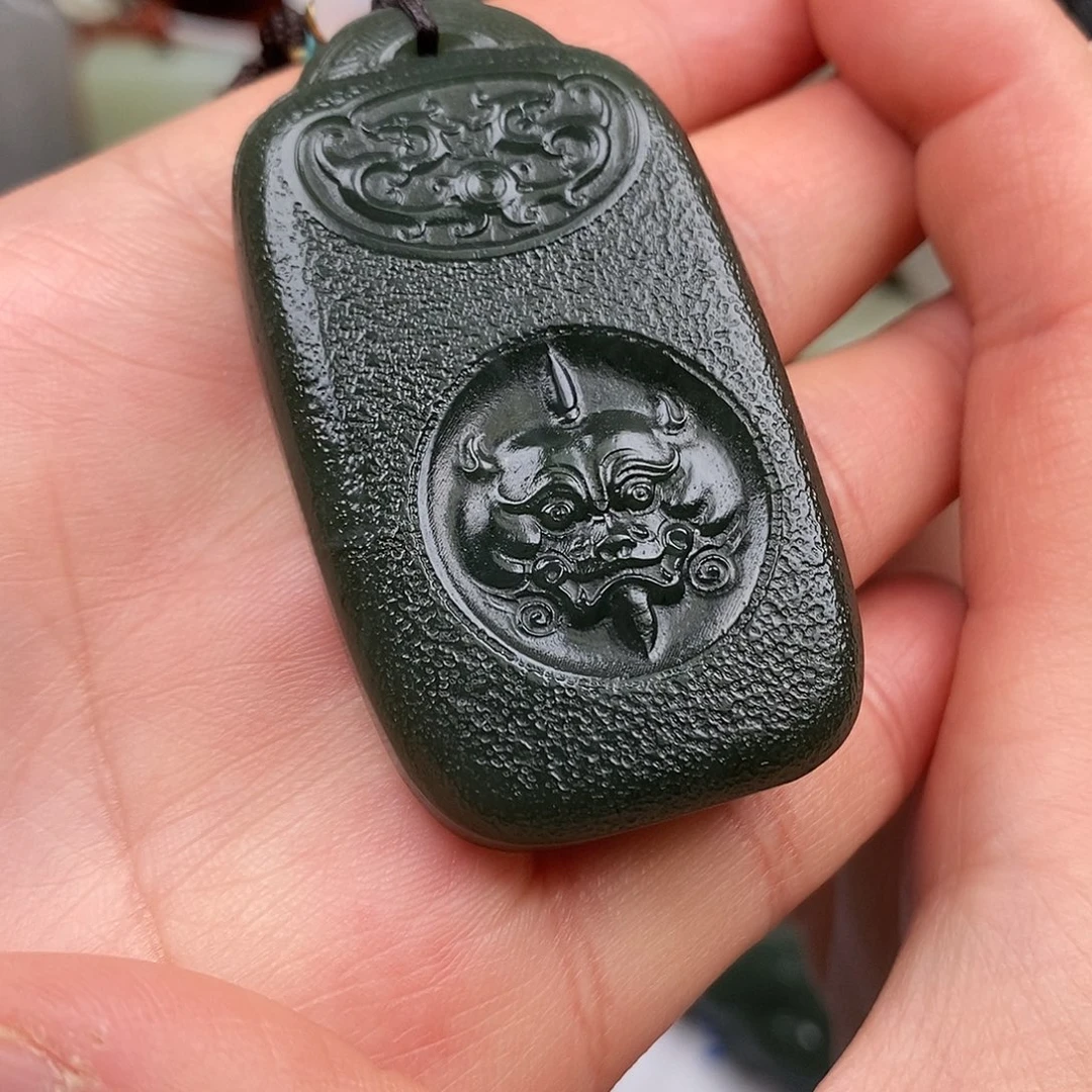 和田玉未镶嵌颈饰福牌