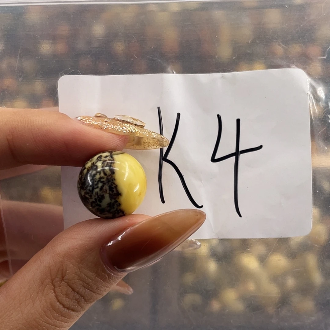 锤****琥珀未镶嵌裸石15+福利