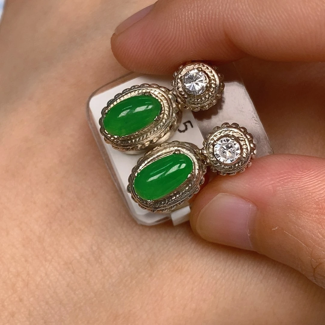 翡翠未镶嵌颈饰摩**苏翡翠