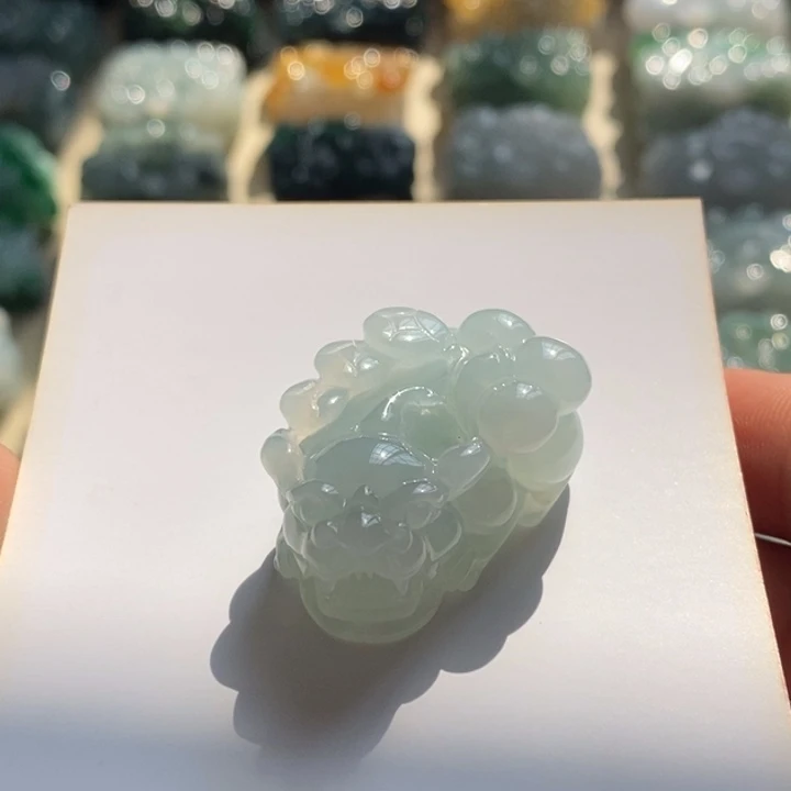 翡翠颈饰未镶嵌天然翡翠貔貅吊坠