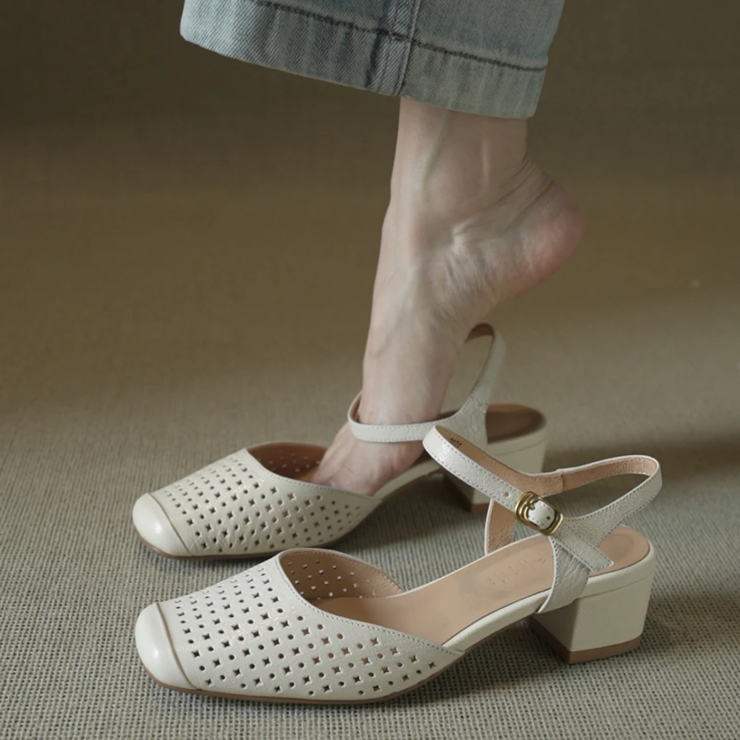 羊皮断码清仓镂空包头洞洞凉鞋女2025年新款夏季软底一字带粗跟