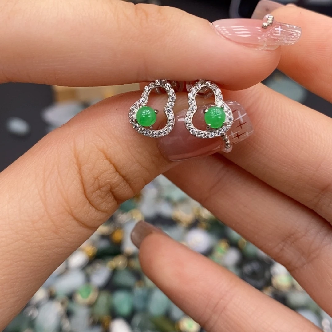 翡翠未镶嵌颈饰你有