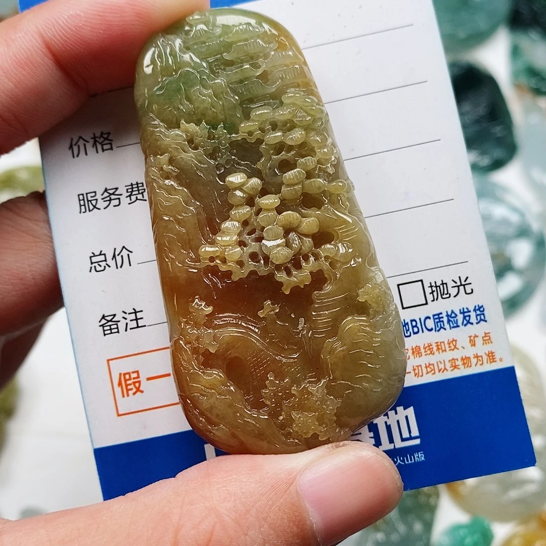 翡翠未镶嵌颈饰山水