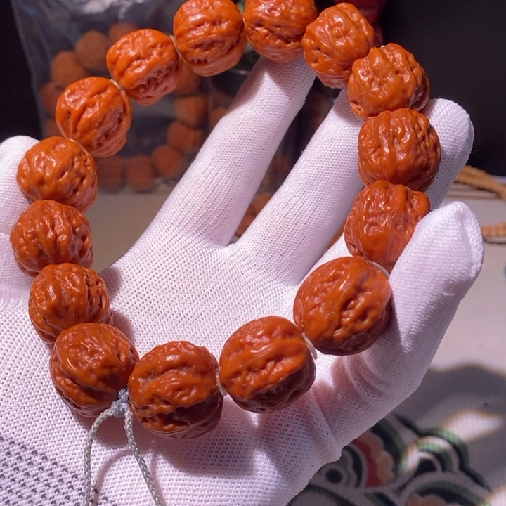 文玩核桃手串……8