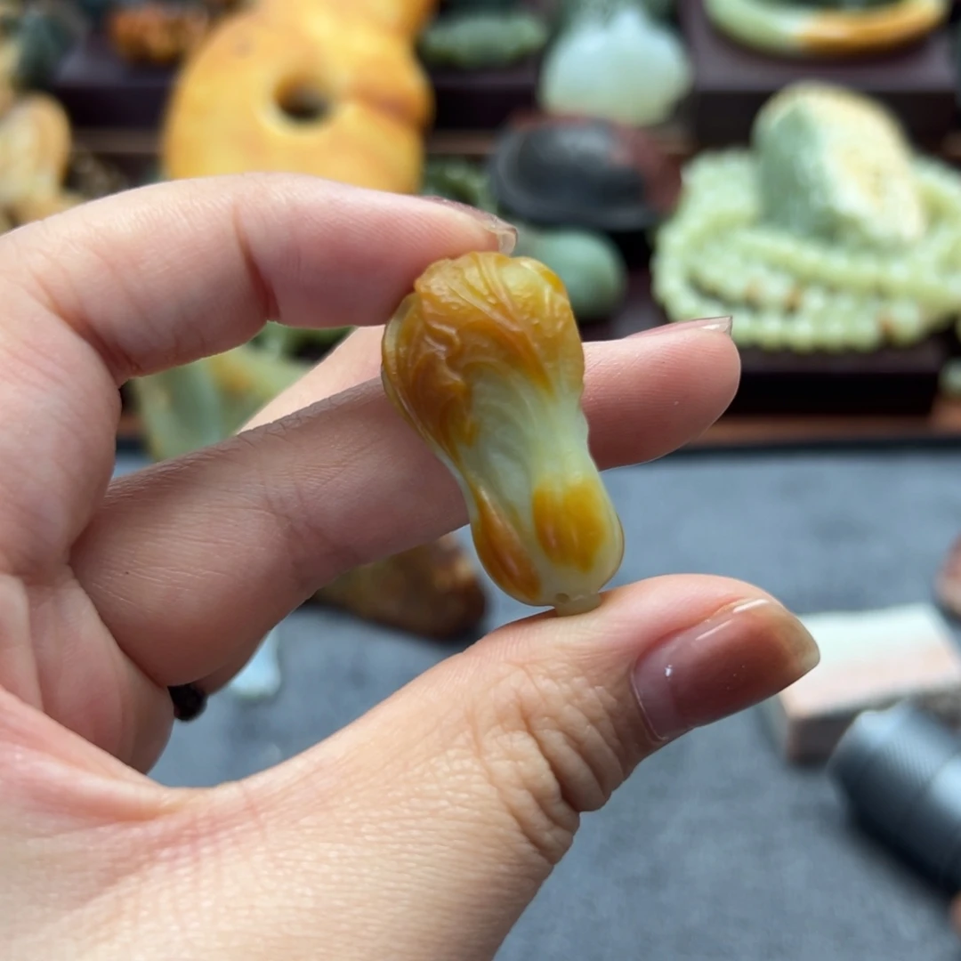 和田玉未镶嵌珠宝奇石