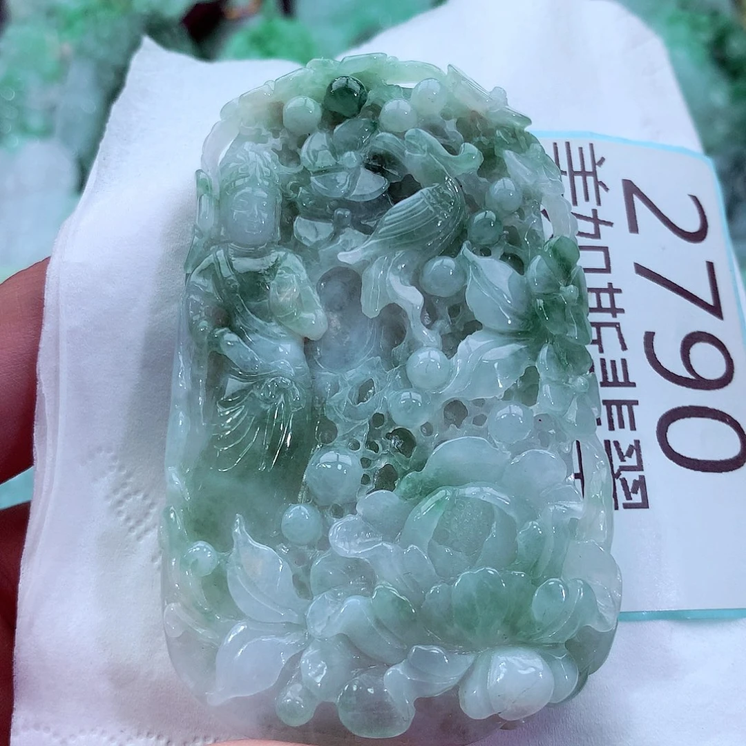 吊坠(不含链)未镶嵌翡翠