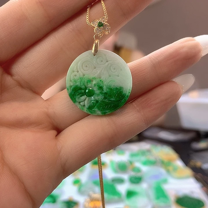 翡翠未镶嵌颈饰翡翠