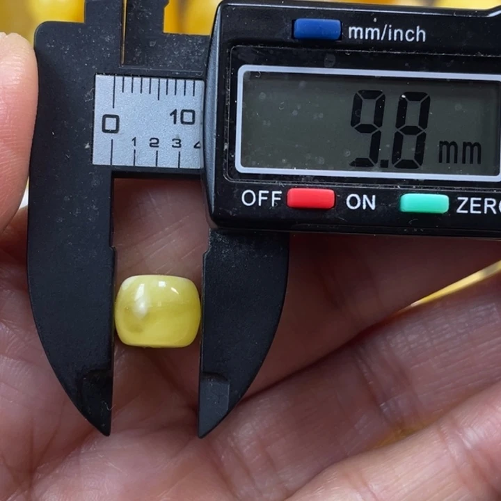 蜜蜡未镶嵌裸石41