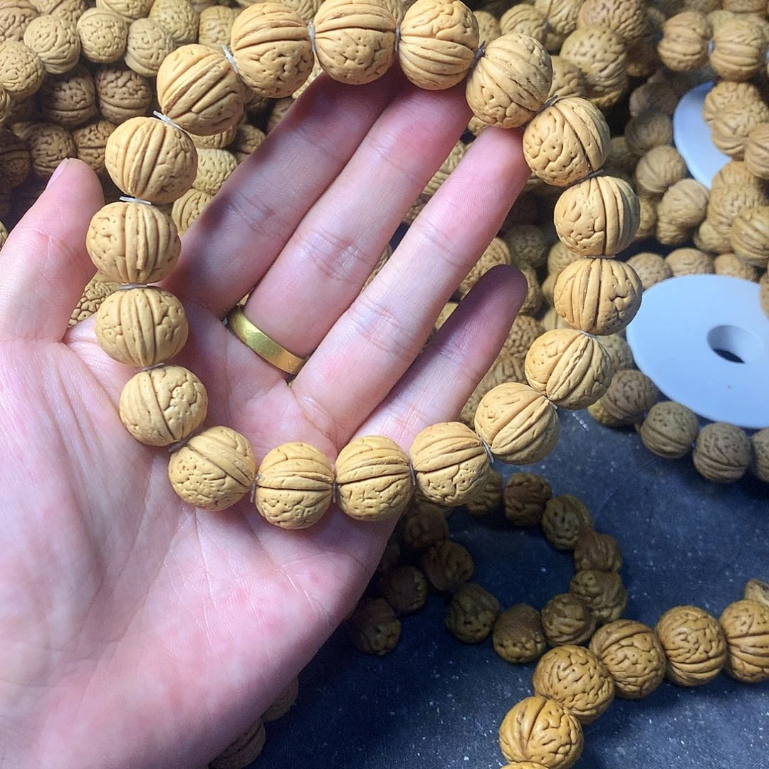 手串桃核小金鱼肚