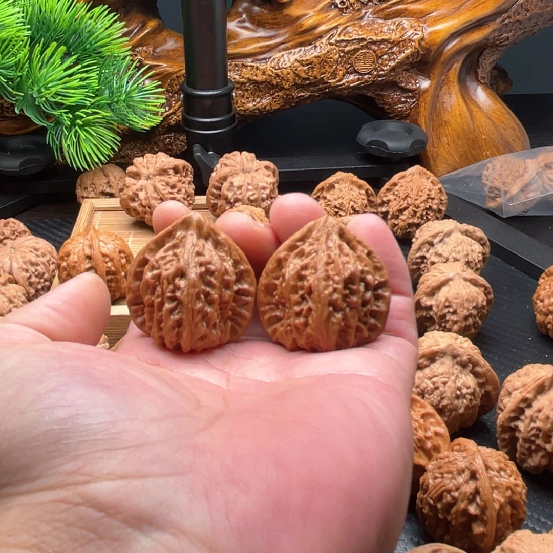 文玩核桃吊坠?**R36火焰马蹄