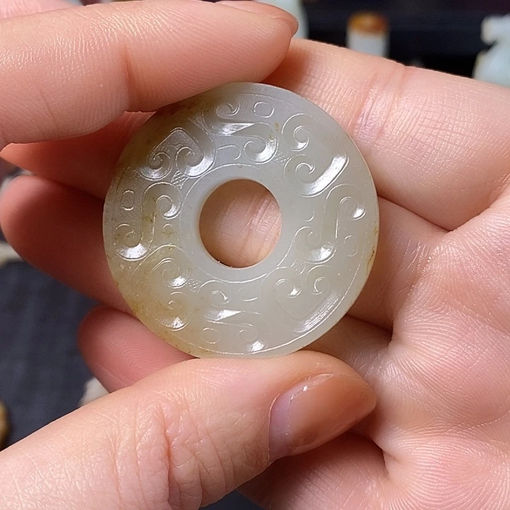 和田玉（糖玉）车挂未镶嵌不*松