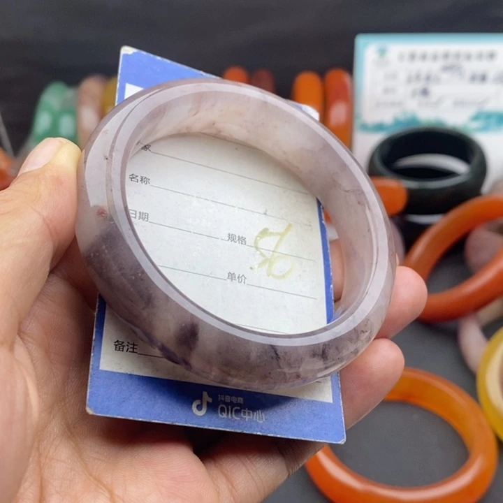 未镶嵌手镯石英质玉