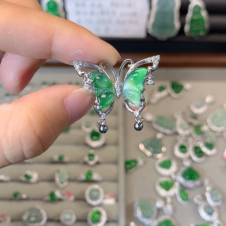 翡翠未镶嵌颈饰吊坠