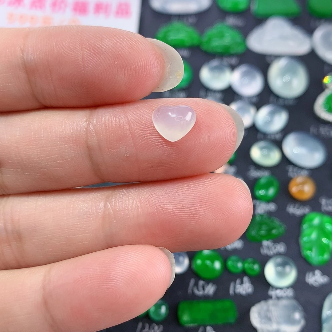 翡翠颈饰未镶嵌天然翡翠高冰爱心