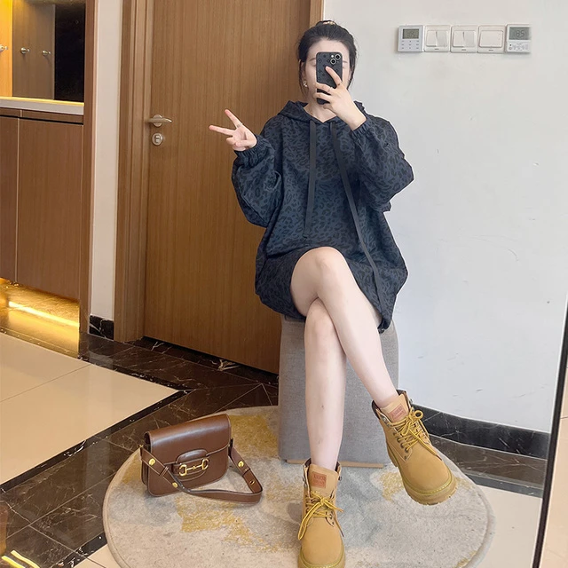 豹纹印花连帽抽绳落肩连衣裙潮设计感小众女秋季2025新款大码胖mm