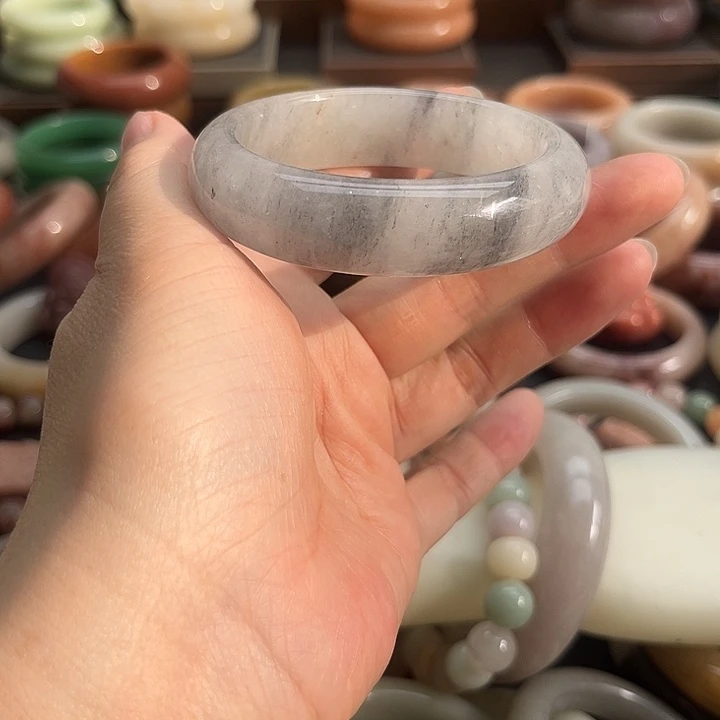 石英质玉未镶嵌手镯