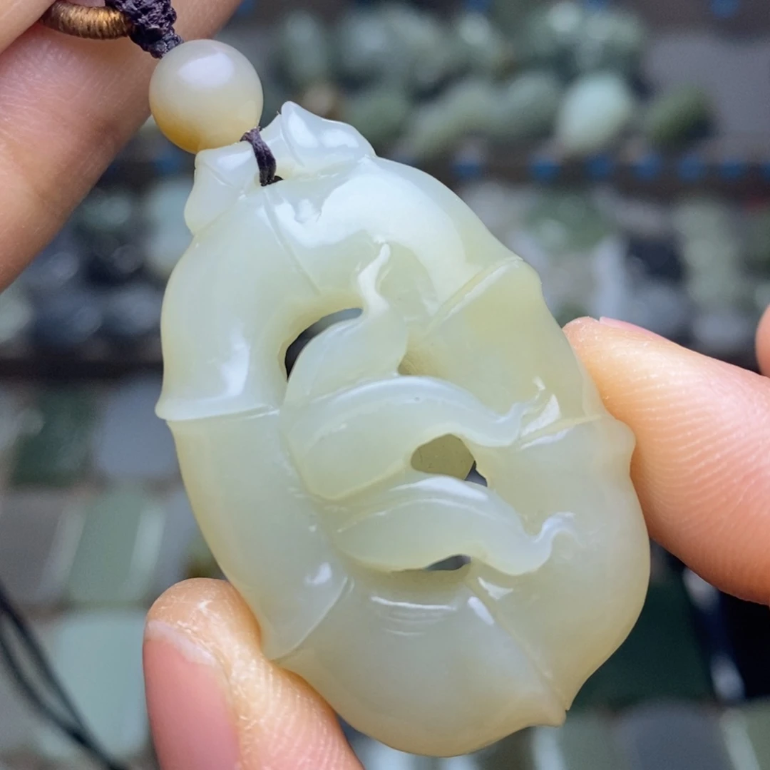 和田玉颈饰未镶嵌