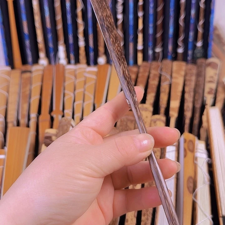 枪***哥竹芝麻棕马牙头型折扇