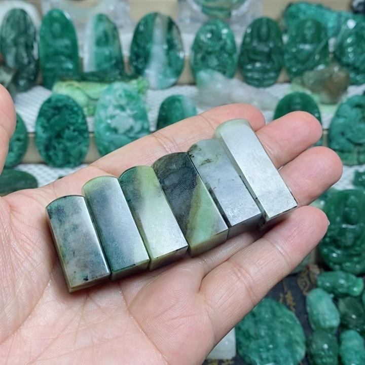 未镶嵌独山玉颈饰任选其一