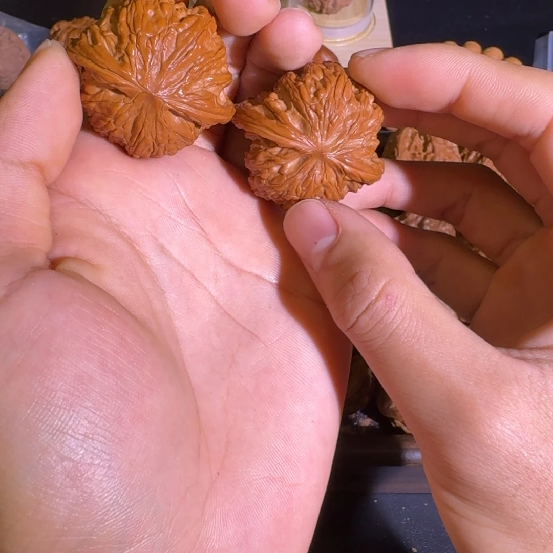梁***子文玩核桃吊坠哈哈哈哈哈哈哈呵呵