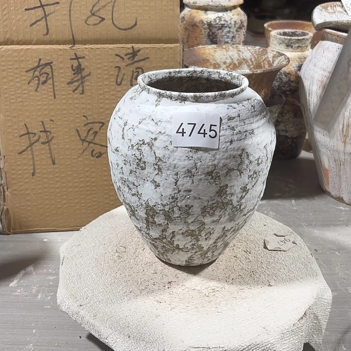 摆件高19，口9.无孔，4745
