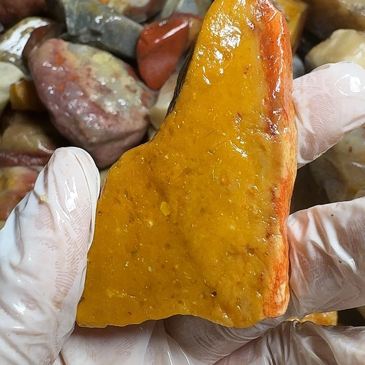 金***洲寿山石寿山石的颜色