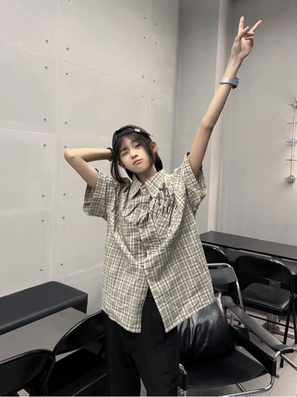 HUIHANG日系复古格子翻领短袖衬衫男女夏季潮牌港风情侣衬衣