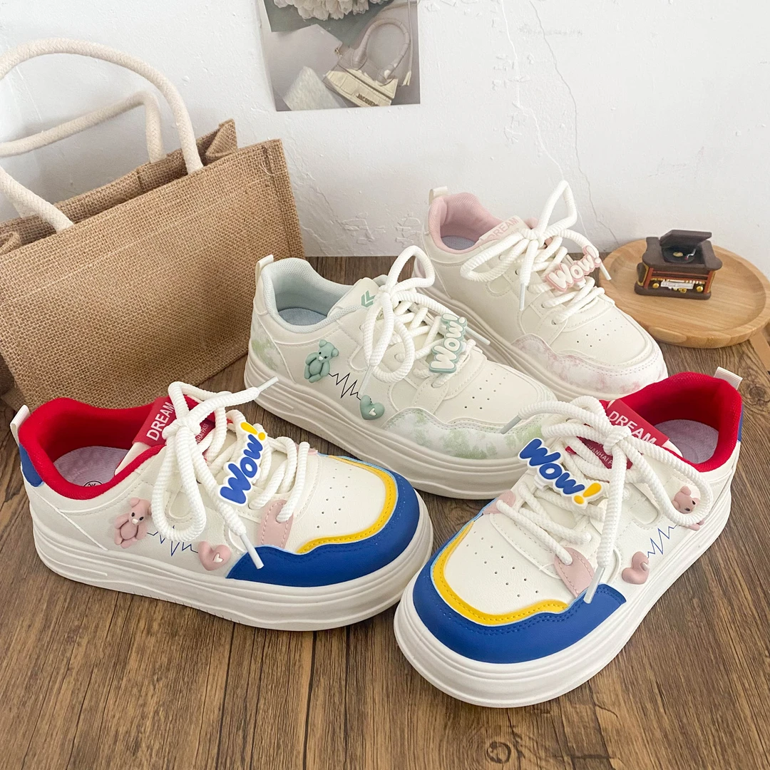 【觅觅】2025年春季新款厚底面包鞋女小众挂件学生休闲运动小白鞋