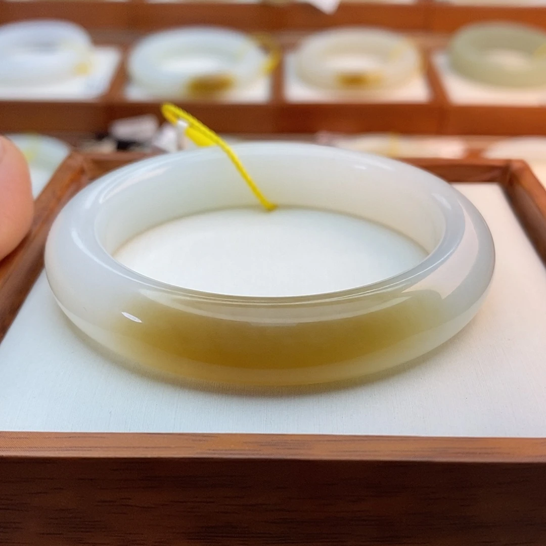 和田玉（糖玉）未镶嵌手链