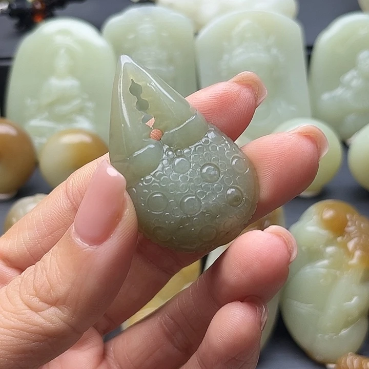 和田玉（糖玉）未镶嵌颈饰