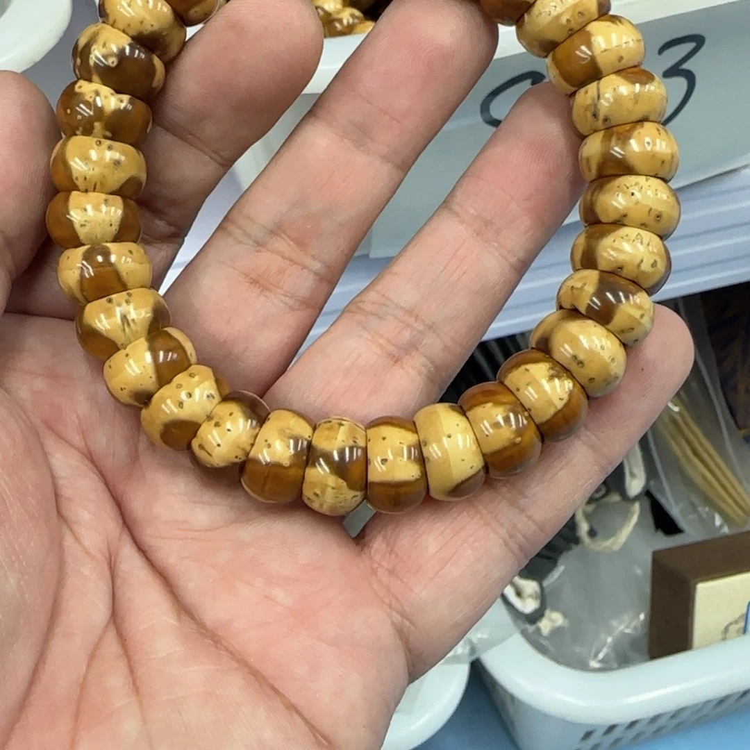 白玉菩提吊坠黄色823