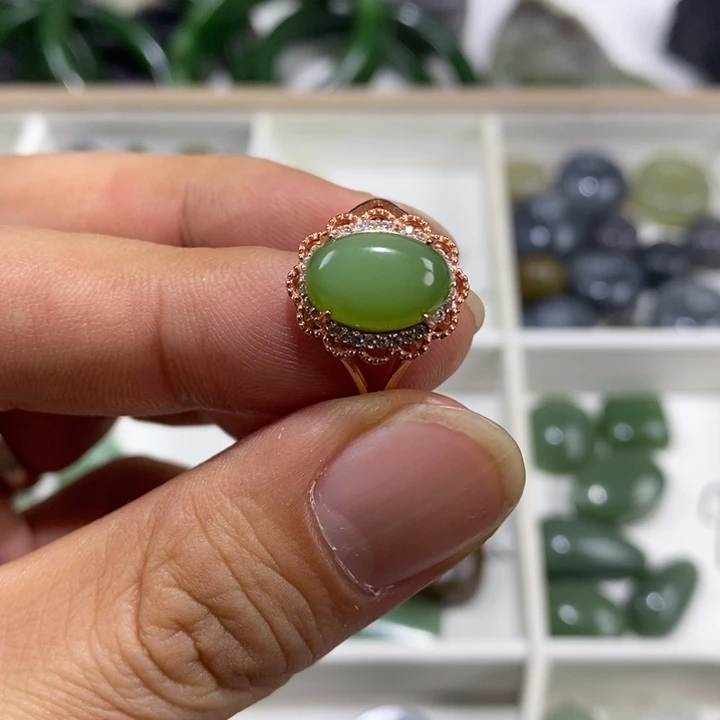 和田玉未镶嵌车挂