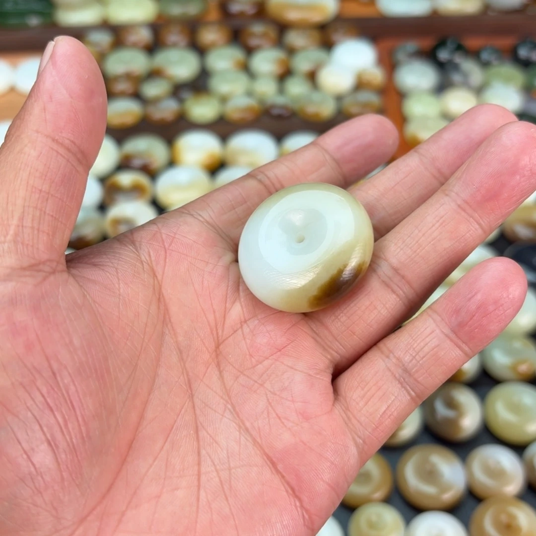 /***/和田玉（糖玉）未镶嵌颈饰