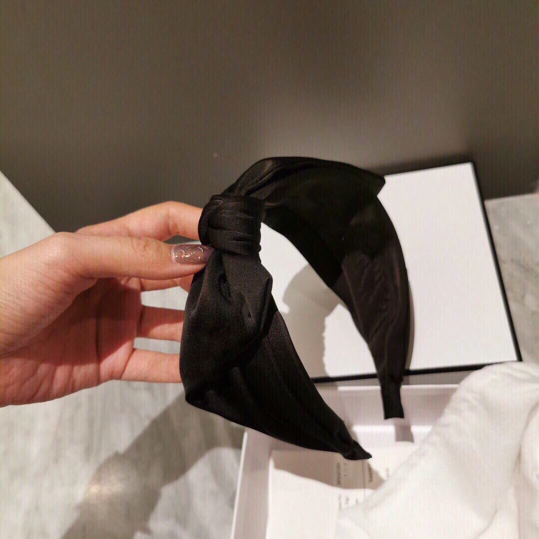 黑色缎面侧边蝴蝶结发箍简约淑女风防滑布艺发卡外出精致头饰