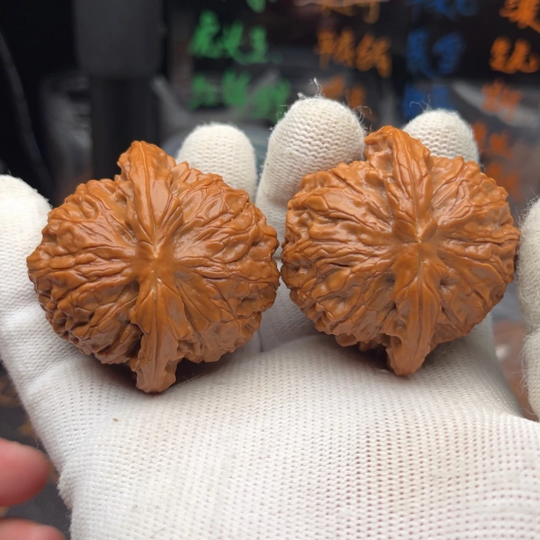 文玩核桃吊坠金麒麟