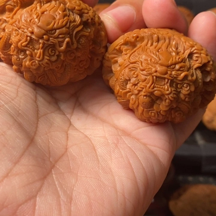 珍****把件文玩核桃龙凤