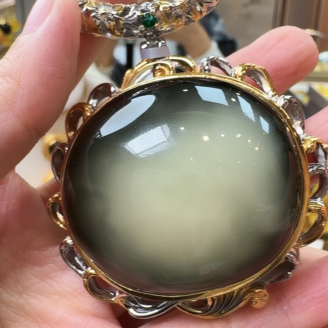 琥珀未镶嵌颈饰吊坠