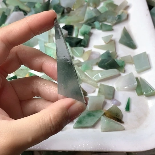 翡翠挂件未镶嵌银*子翡翠原石