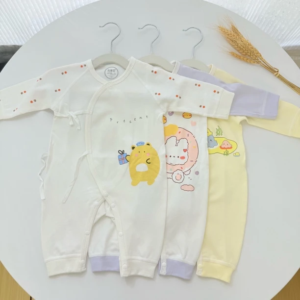 新生儿衣服春秋四季连体衣纯棉A类无骨婴幼儿爬服和尚服绑带哈衣