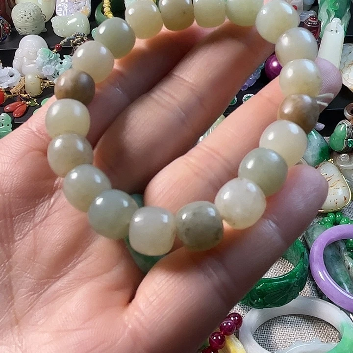 翡翠未镶嵌颈饰翡翠未镶嵌颈饰
