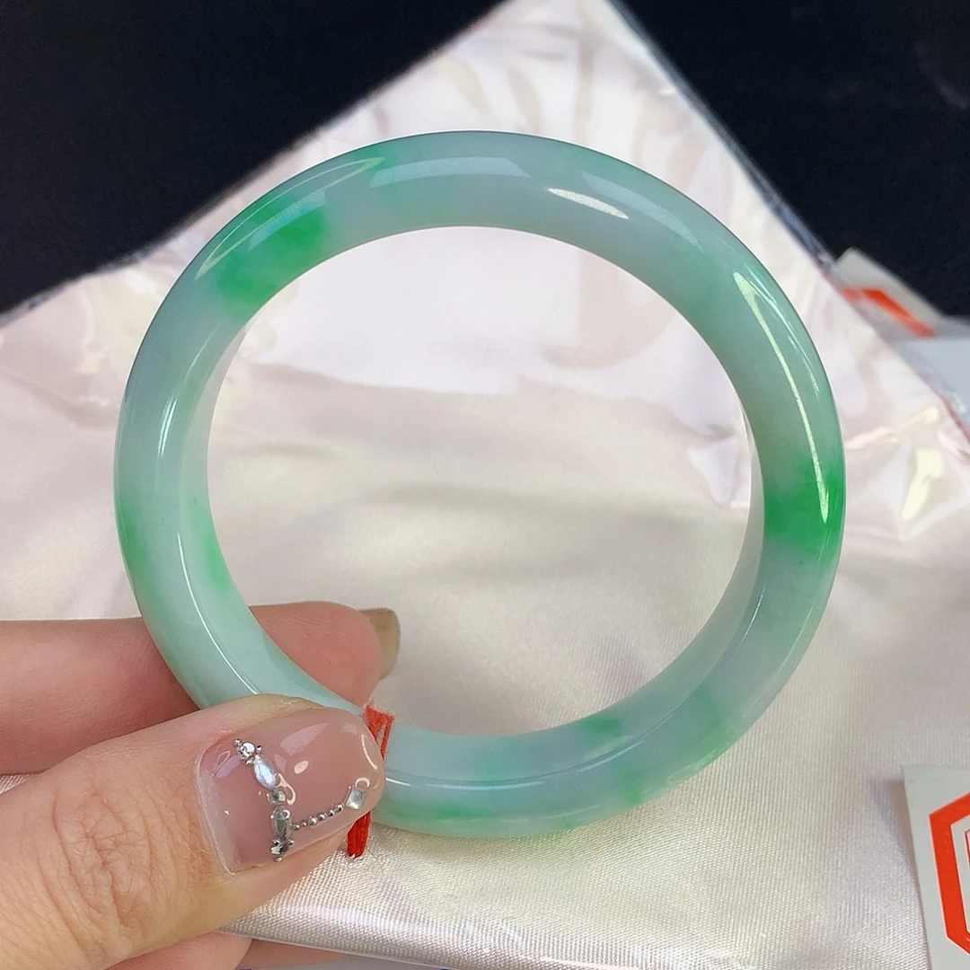 翡翠手镯未镶嵌天然A货翡翠075