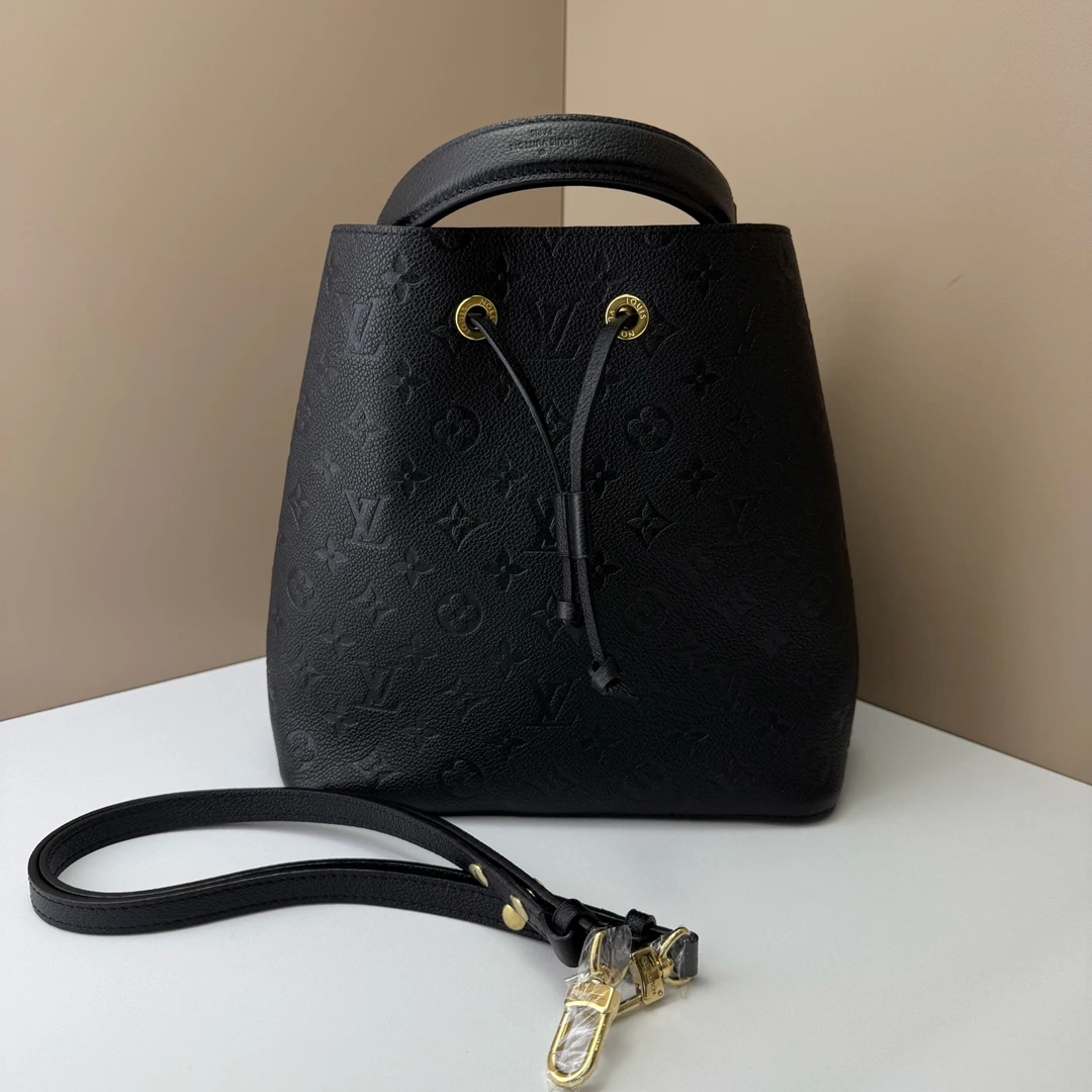 99新 LouisVuitton/路易威登 NEONOE压花粒面牛皮全皮黑水桶