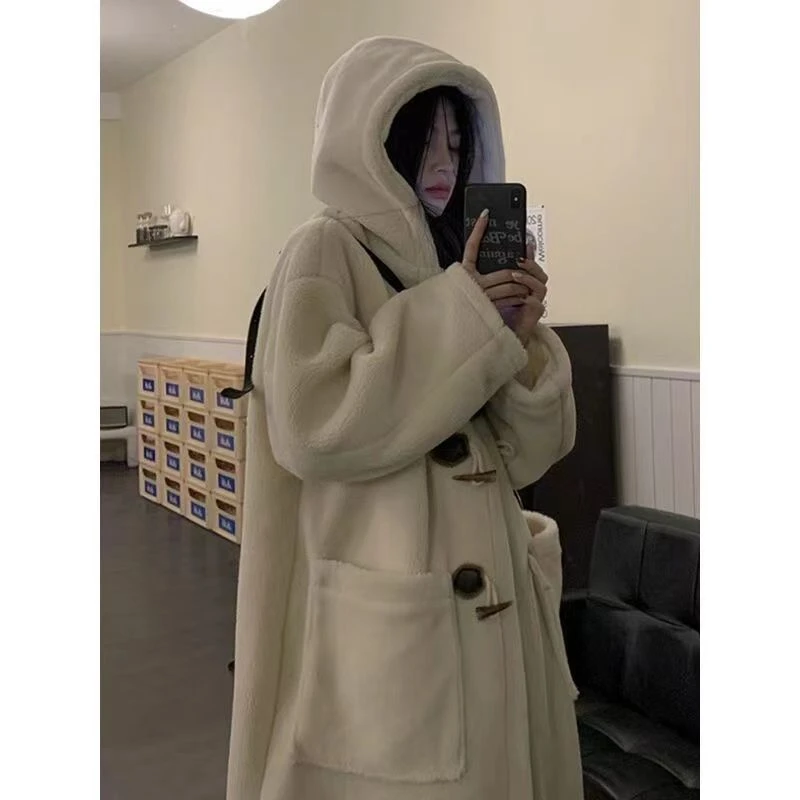 潮牌时尚轻奢潮羊羔绒加厚保暖加绒宽松外套风衣秋冬季韩版女学生