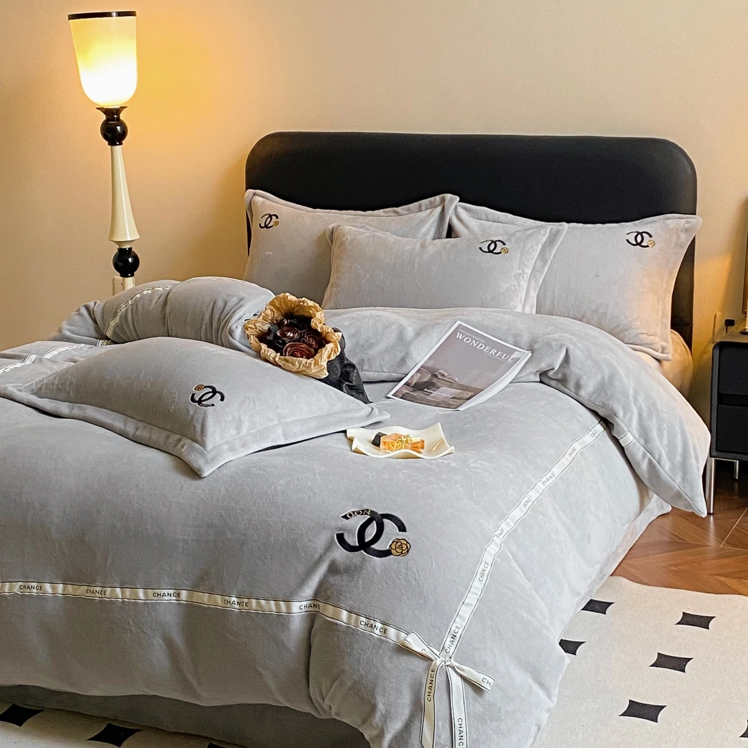 高克重牛奶绒四件套小香风刺绣加厚被套双面绒冬季新款床上用品