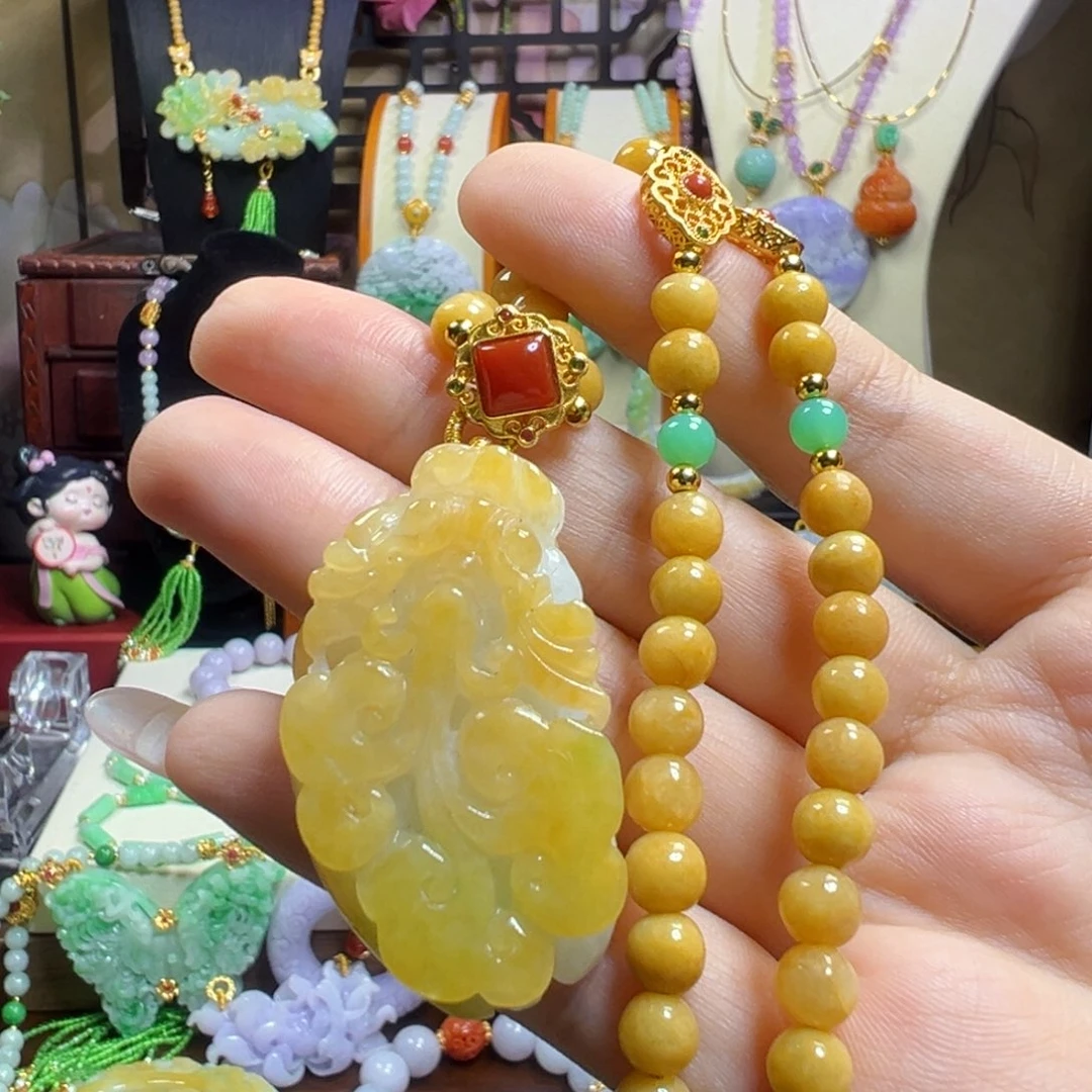 翡翠未镶嵌毛衣链冰黄翡貔貅