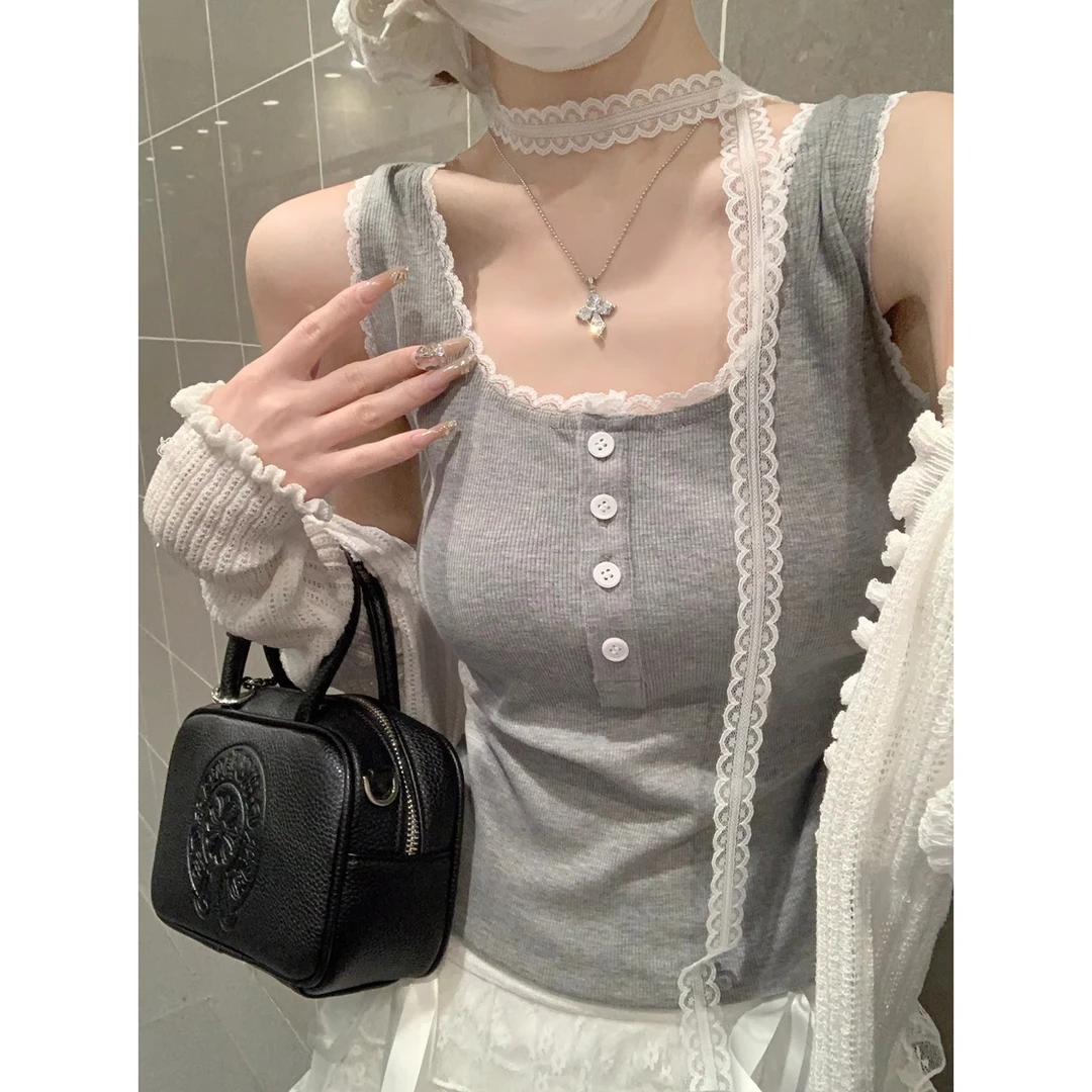 夏季小众排扣蕾丝拼接无袖吊带背心2025新款修身显瘦欧若风上衣女