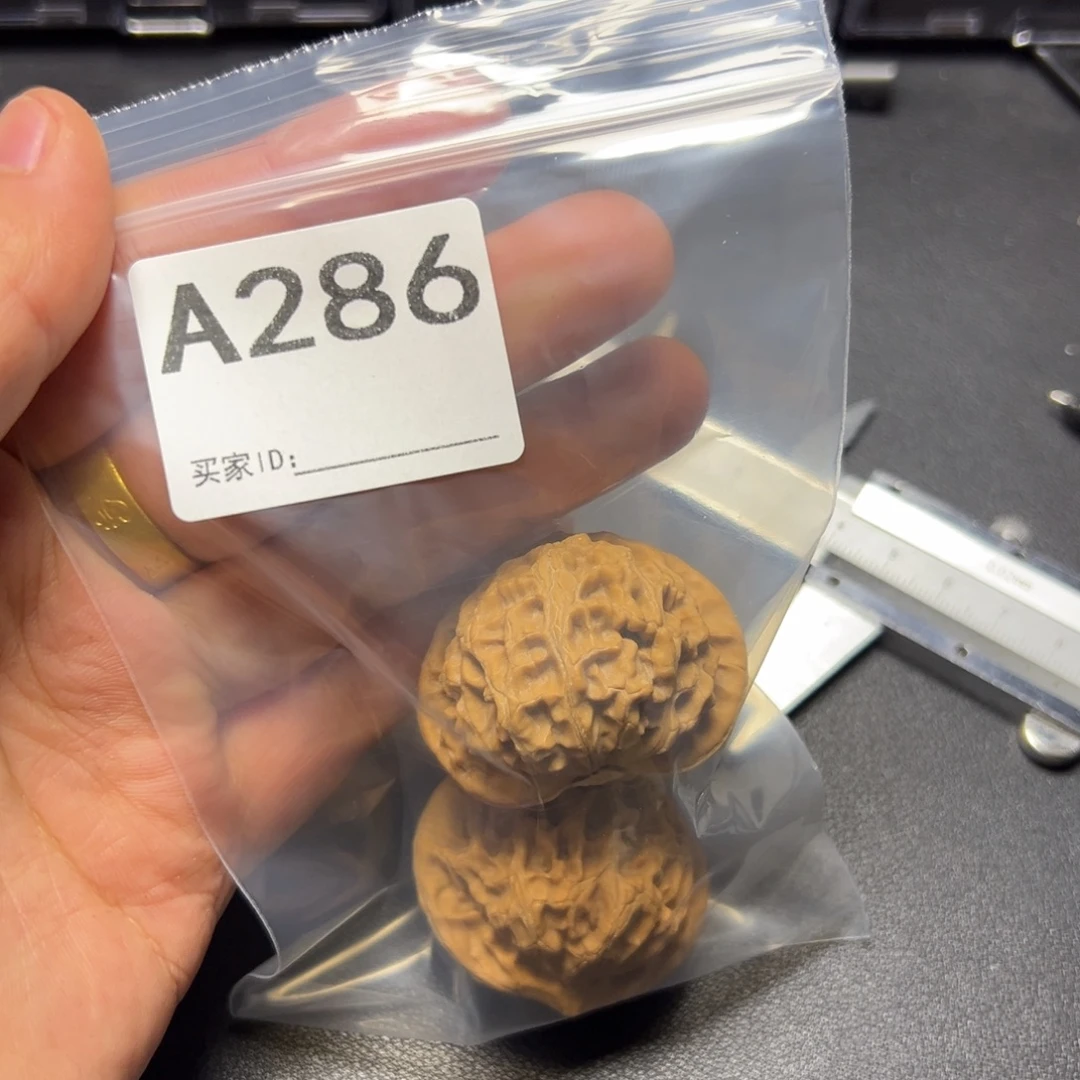 黎***哥核桃把件哈哈哈哈