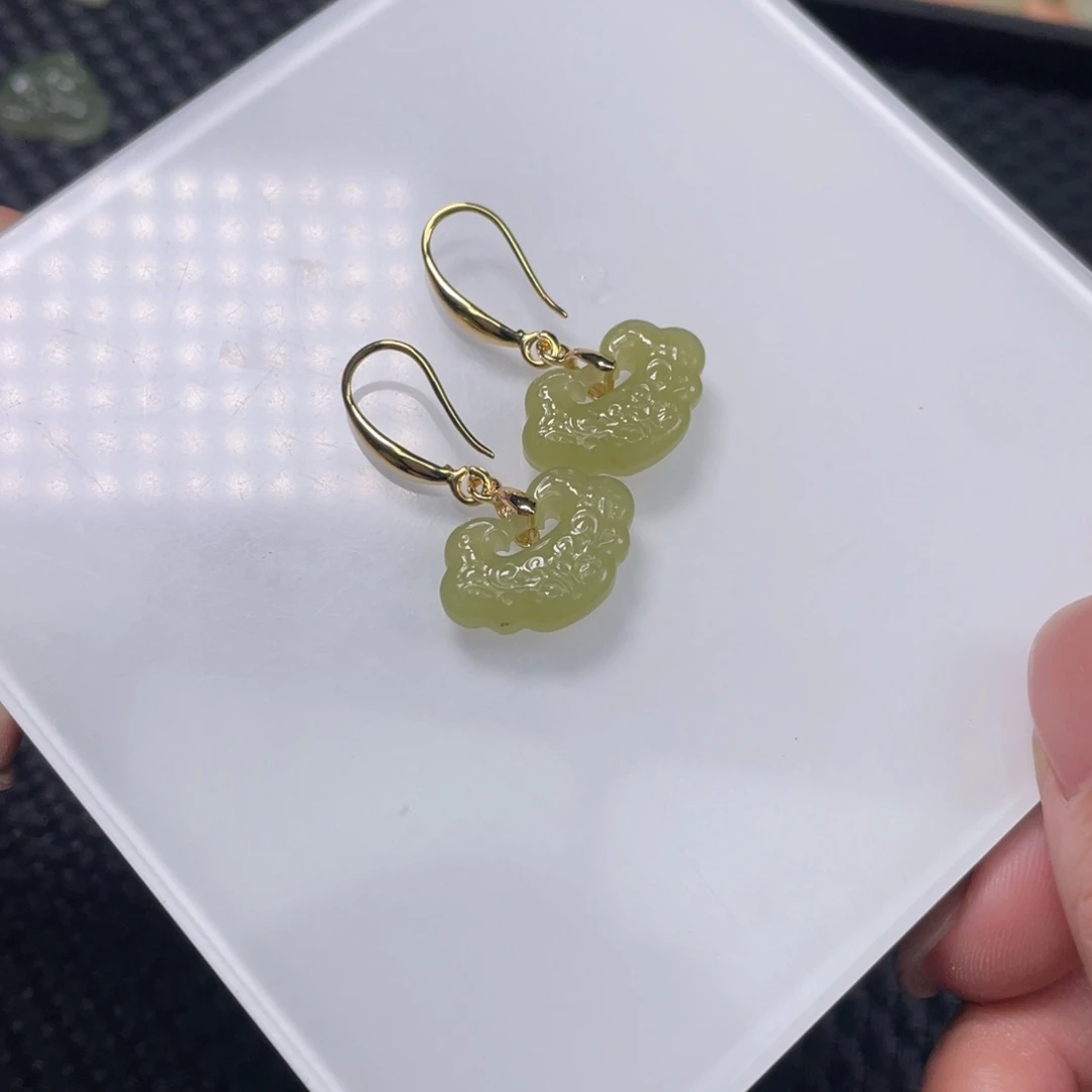 和田玉未镶嵌颈饰鸡油黄如意耳坠